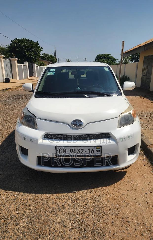 Scion xD Base 2009 White
