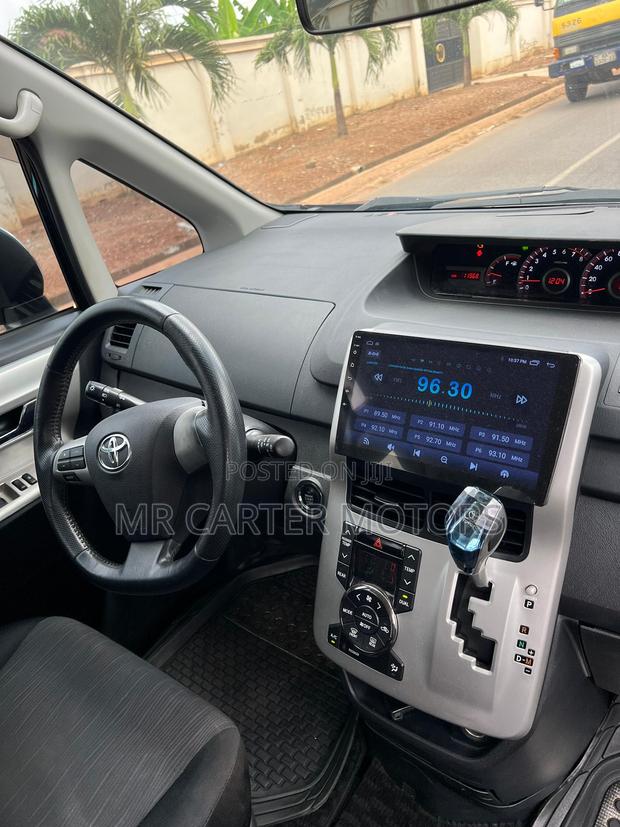 Toyota Voxy 2013 Black