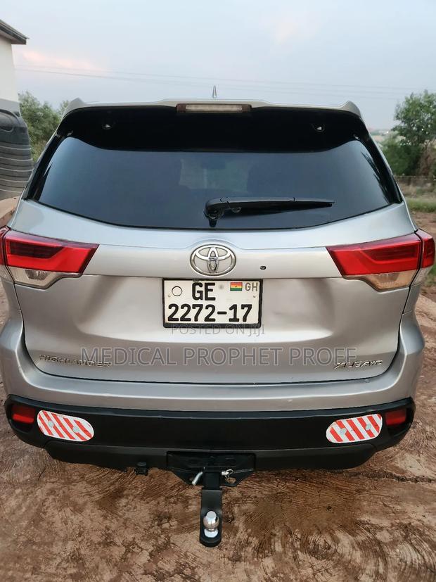 Toyota Highlander Limited 4dr SUV AWD (3.5L 6cyl 6A) 2015 Gray