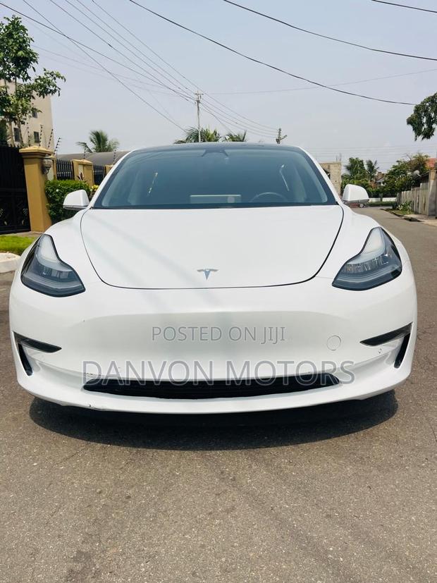 Tesla Model 3 2020 White