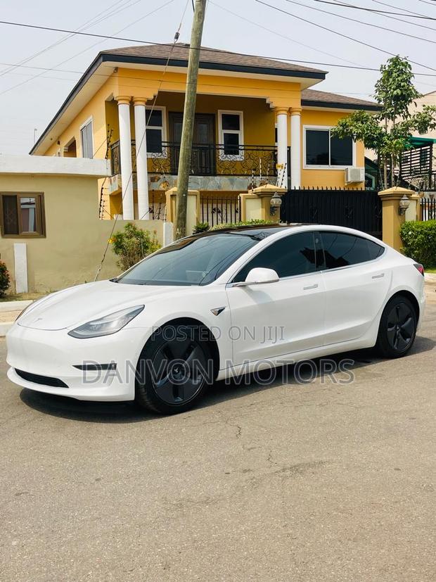 Tesla Model 3 2020 White