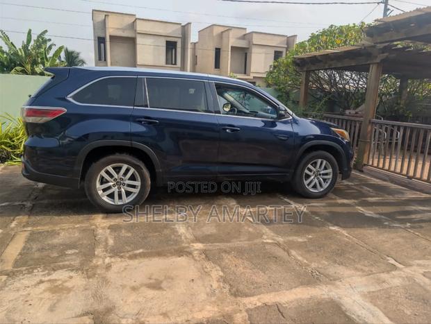 Toyota Highlander LE 4x2 (2.7L 4cyl 6A) 2016 Blue