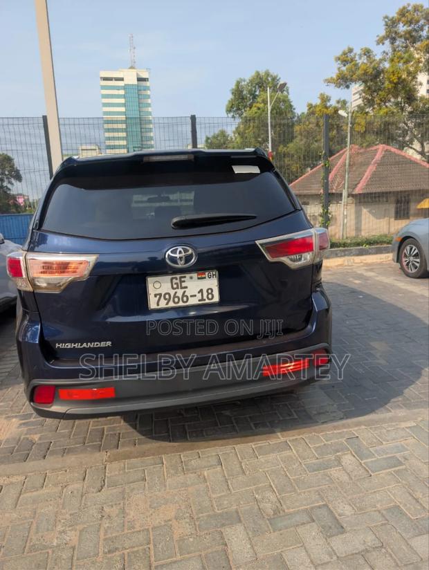 Toyota Highlander LE 4x2 (2.7L 4cyl 6A) 2016 Blue