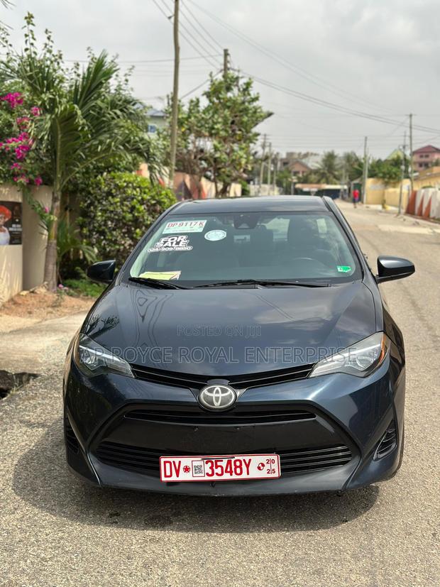 Toyota Corolla LE (1.8L 4cyl 2A) 2018 Blue
