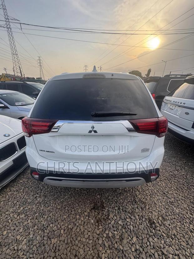 Mitsubishi Outlander 2020 White