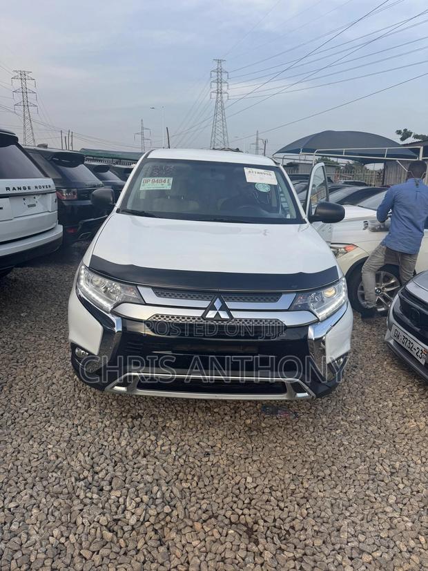 Mitsubishi Outlander 2020 White