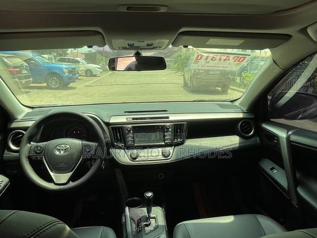 Toyota RAV4 2015 Brown