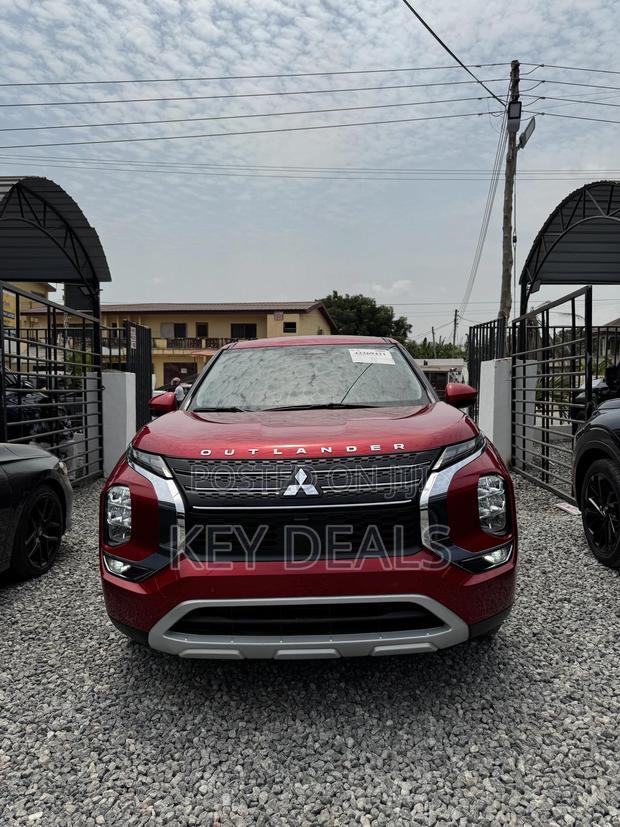 Mitsubishi Outlander SE 2024 Red