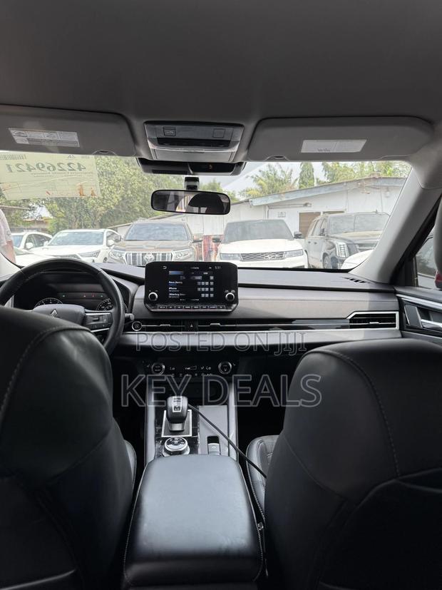 Mitsubishi Outlander SE 2024 Red