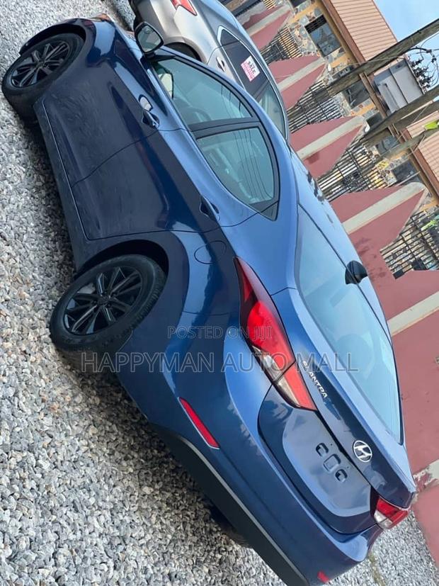Hyundai Elantra SE Sedan FWD (1.8L 4cyl 6A) 2016 Blue