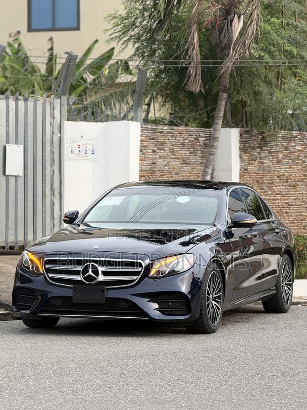 Mercedes-Benz E300 2018 Blue