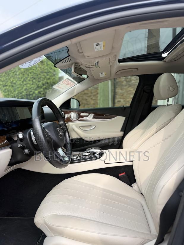 Mercedes-Benz E300 2018 Blue