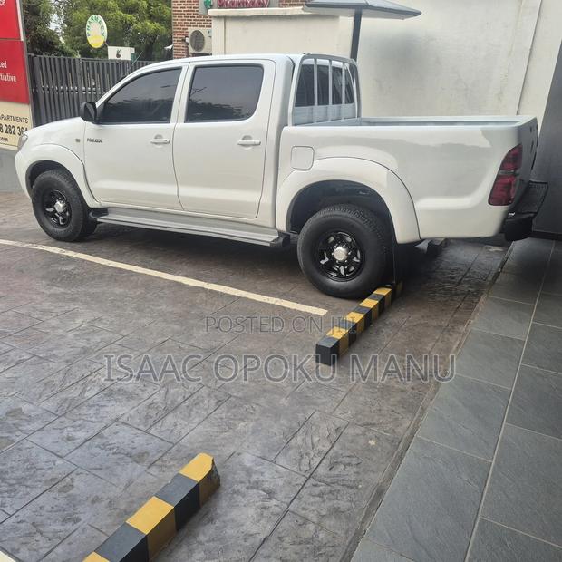 Toyota Hilux 2007 White