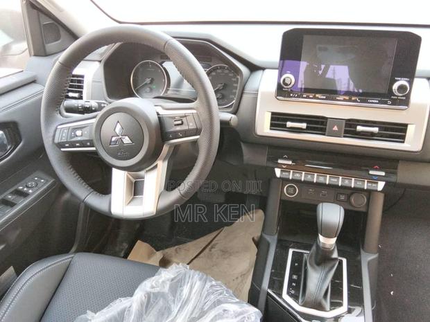 New Mitsubishi L200 2025 Black