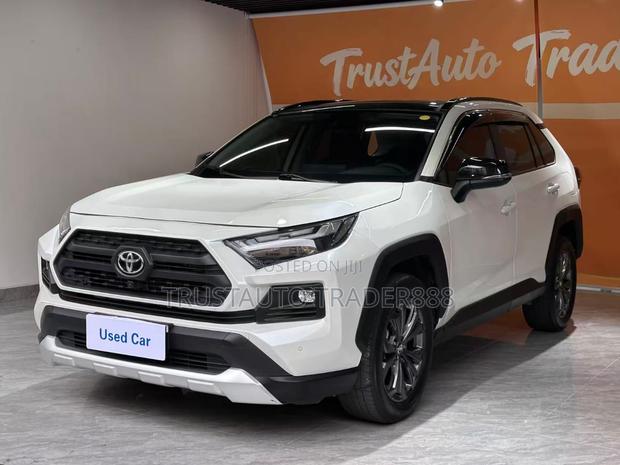 Toyota RAV4 2023 White