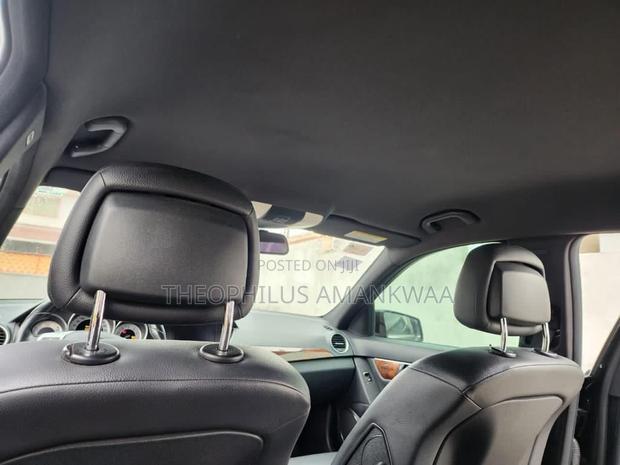 Mercedes-Benz C300 2011 Black