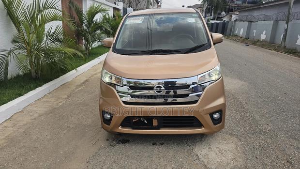 Nissan Dayz Highway Star G 2014 Gold