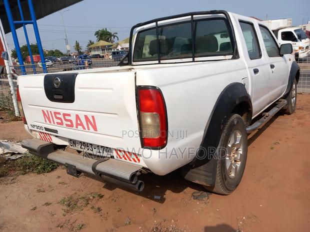 Nissan Hardbody 2012 White