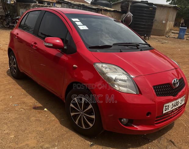Toyota Vitz 1.3 FWD 5dr 2010 Red