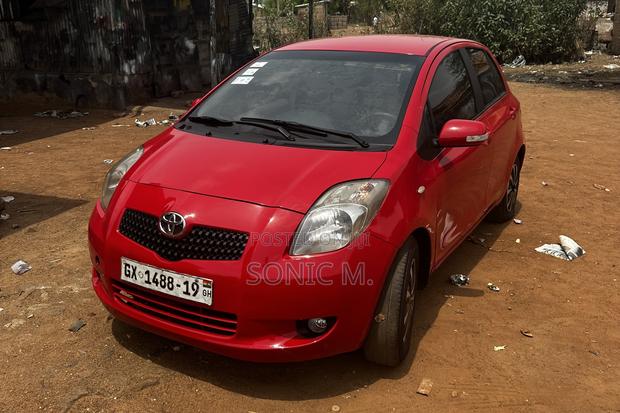 Toyota Vitz 1.3 FWD 5dr 2010 Red