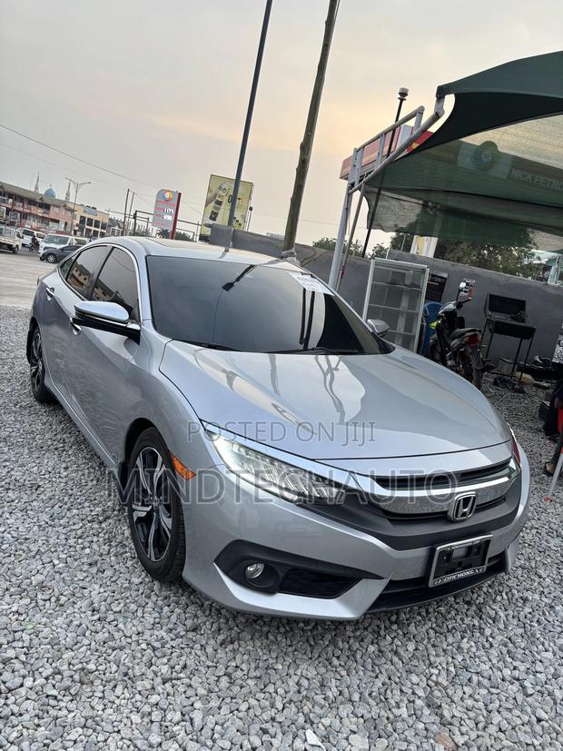 Honda Civic Touring Sedan 2018 Gray