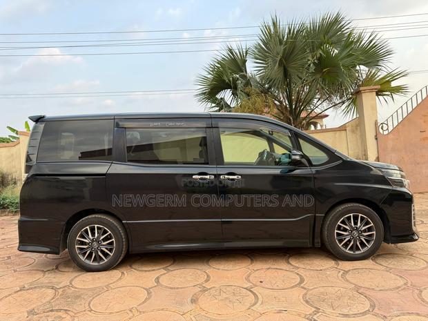 Toyota Voxy 2015 Black