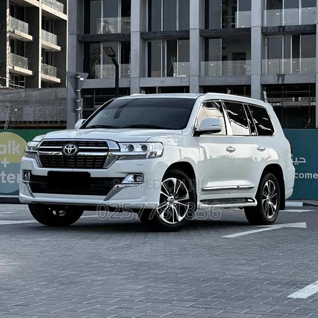 Toyota Land Cruiser 4.5 V8 TD 2019 White