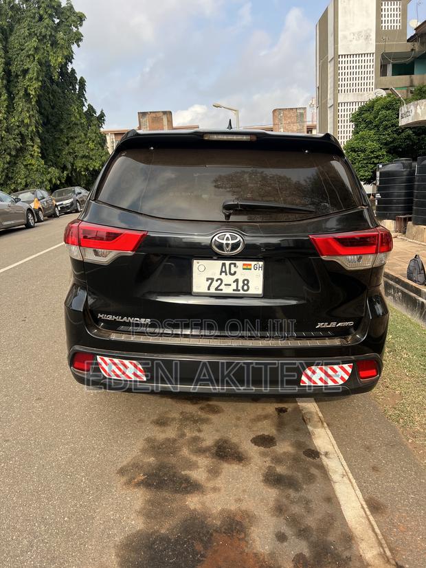 Toyota Highlander XLE 4x4 V6 (3.5L 6cyl 8A) 2018 Black