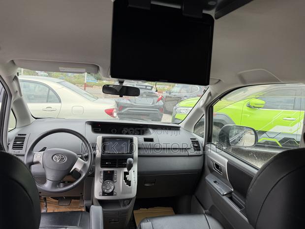 Toyota Voxy 2010 Black