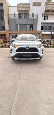 Toyota RAV4 LE 2021 White for sale