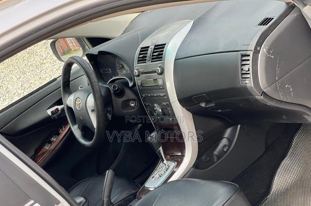 Toyota Corolla 2012 Silver
