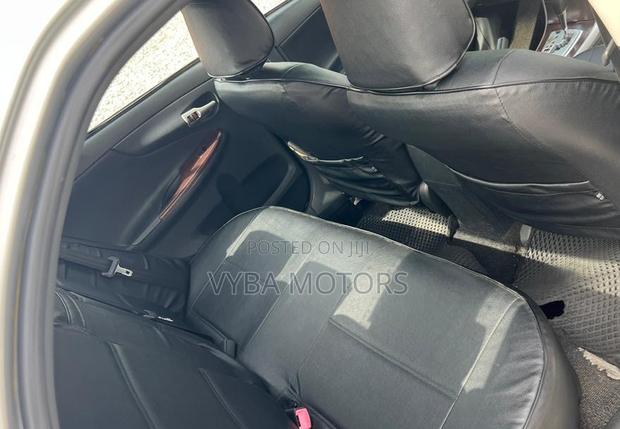 Toyota Corolla 2012 Silver