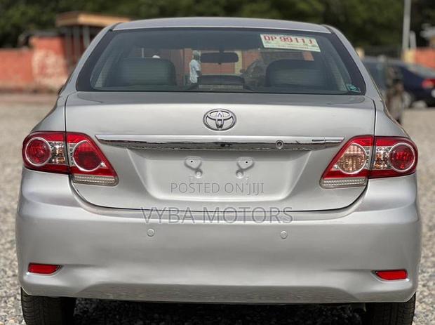 Toyota Corolla 2012 Silver