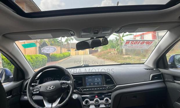 Hyundai Elantra Value Edition 2019 Blue