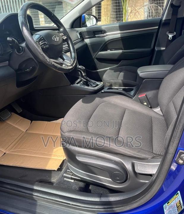 Hyundai Elantra Value Edition 2019 Blue