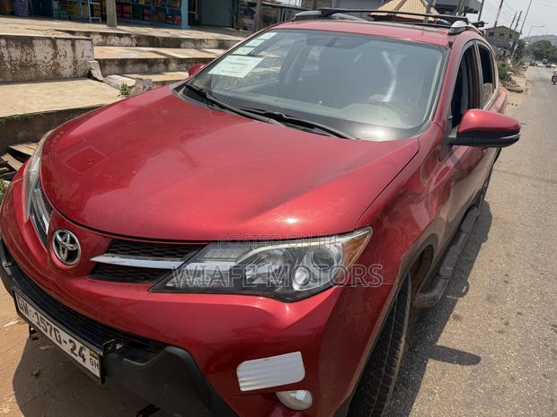 Toyota RAV4 XLE 4dr SUV AWD (2.5L 4cyl 6A) 2015 Red