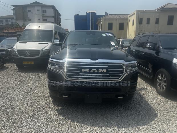 Dodge RAM 1500 5.7 Petrol AWD 2021 Black