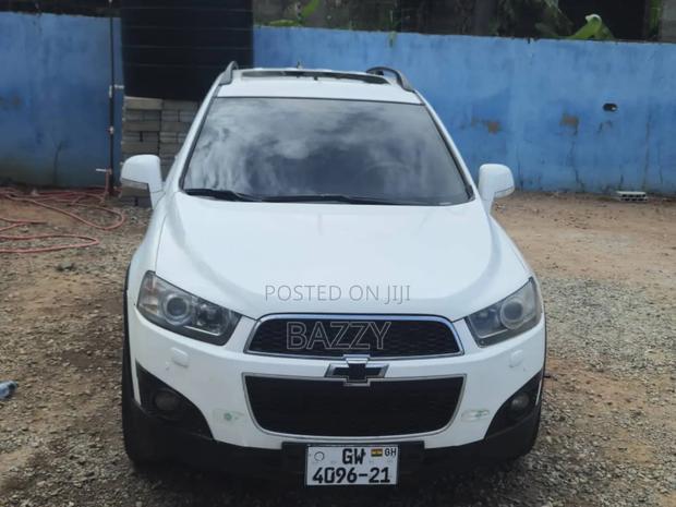 Chevrolet Captiva 2.0D Automatic 2011 White