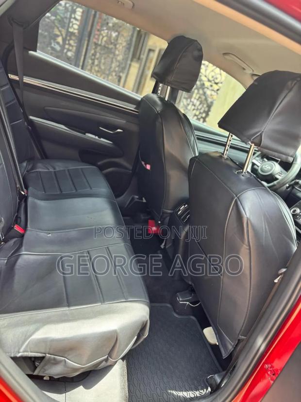 Hyundai Tucson SE 2022 Red