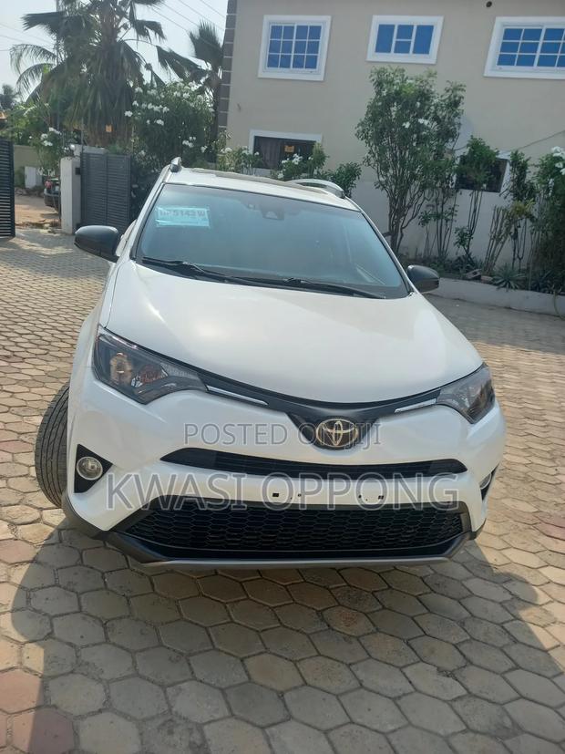 Toyota RAV4 2017 White