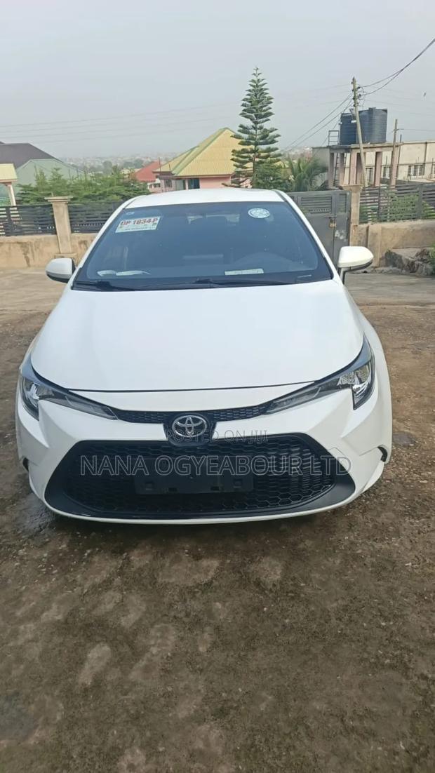 Toyota Corolla 2022 White