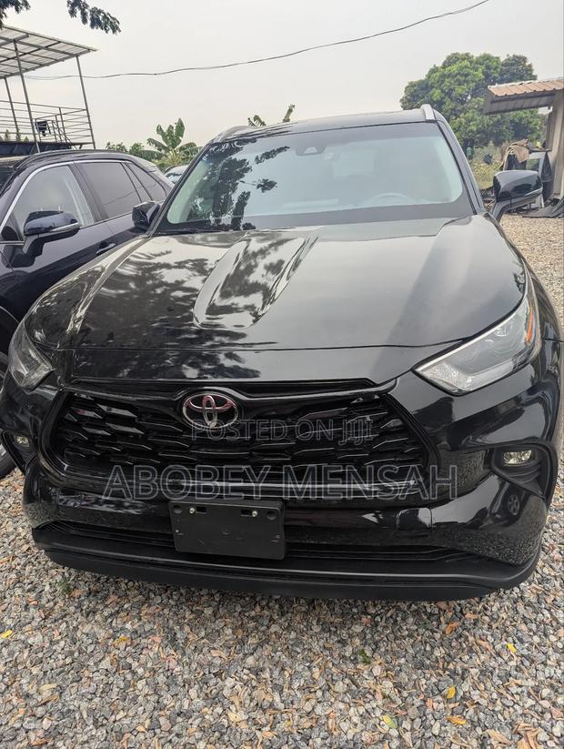 Toyota Highlander XLE 2022 Black