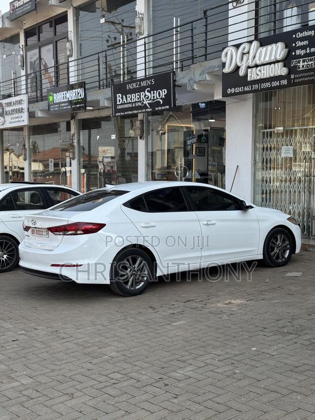 Hyundai Elantra 2017 White