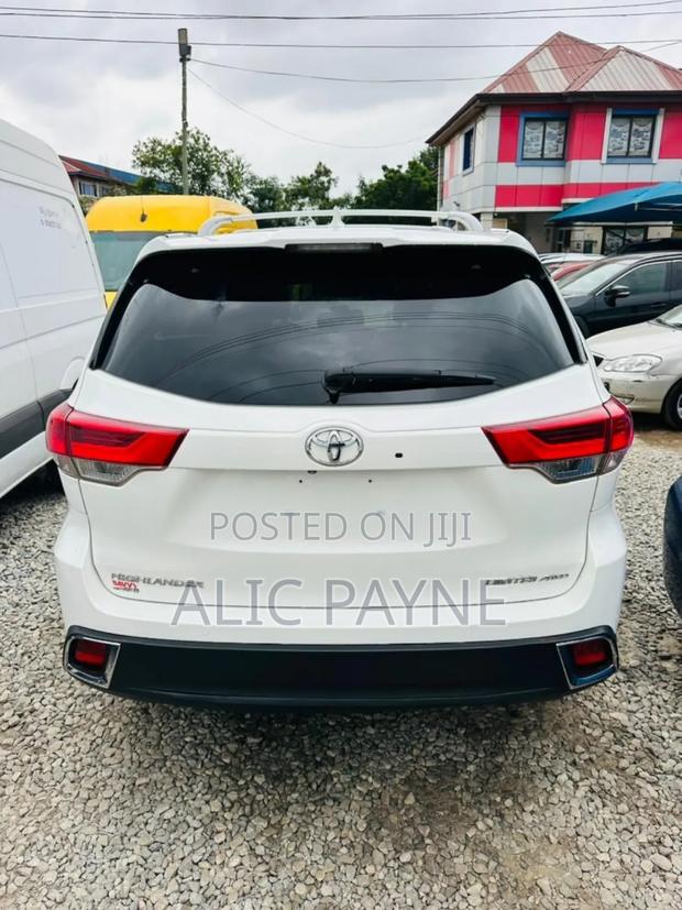 Toyota Highlander Limited 2019 White