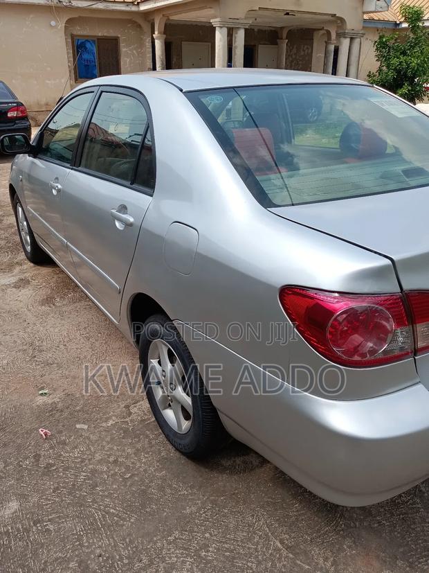 Toyota Corolla Base 4dr Sedan (1.8L 4cyl 5M) 2010 Silver
