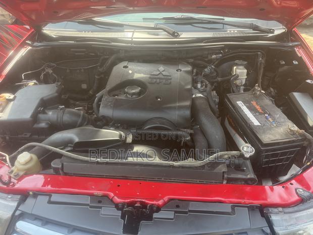 Mitsubishi L200 Double Cab 2.5 136hp 4WD 2013 Red