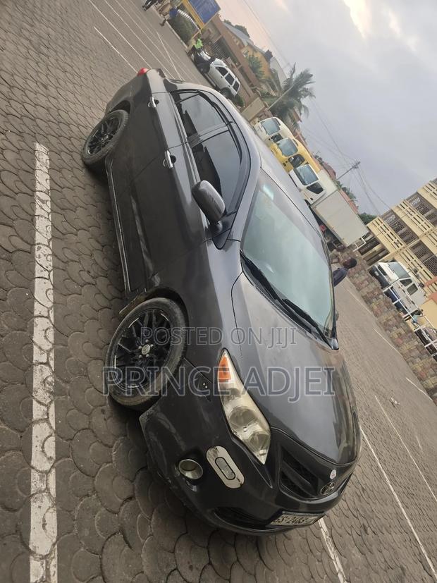 Toyota Corolla L 4-Speed Automatic 2013 Gray
