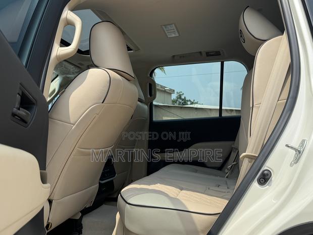 New Toyota Land Cruiser LC300 2023 White