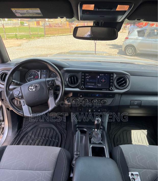 Toyota Tacoma 2023 White