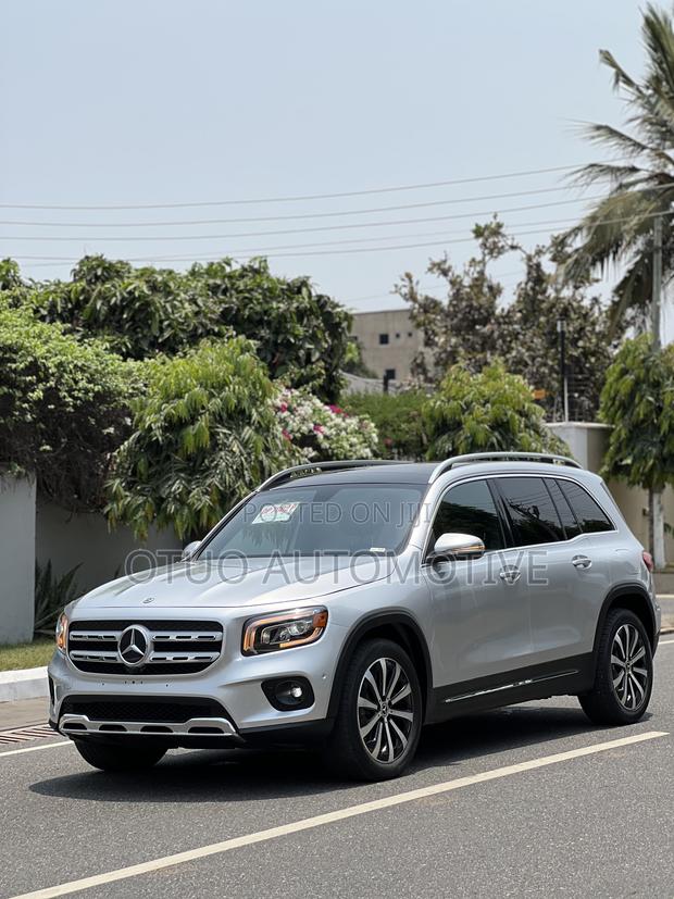 Mercedes-Benz GLB-Class GLB 250 4MATIC 2021 Silver